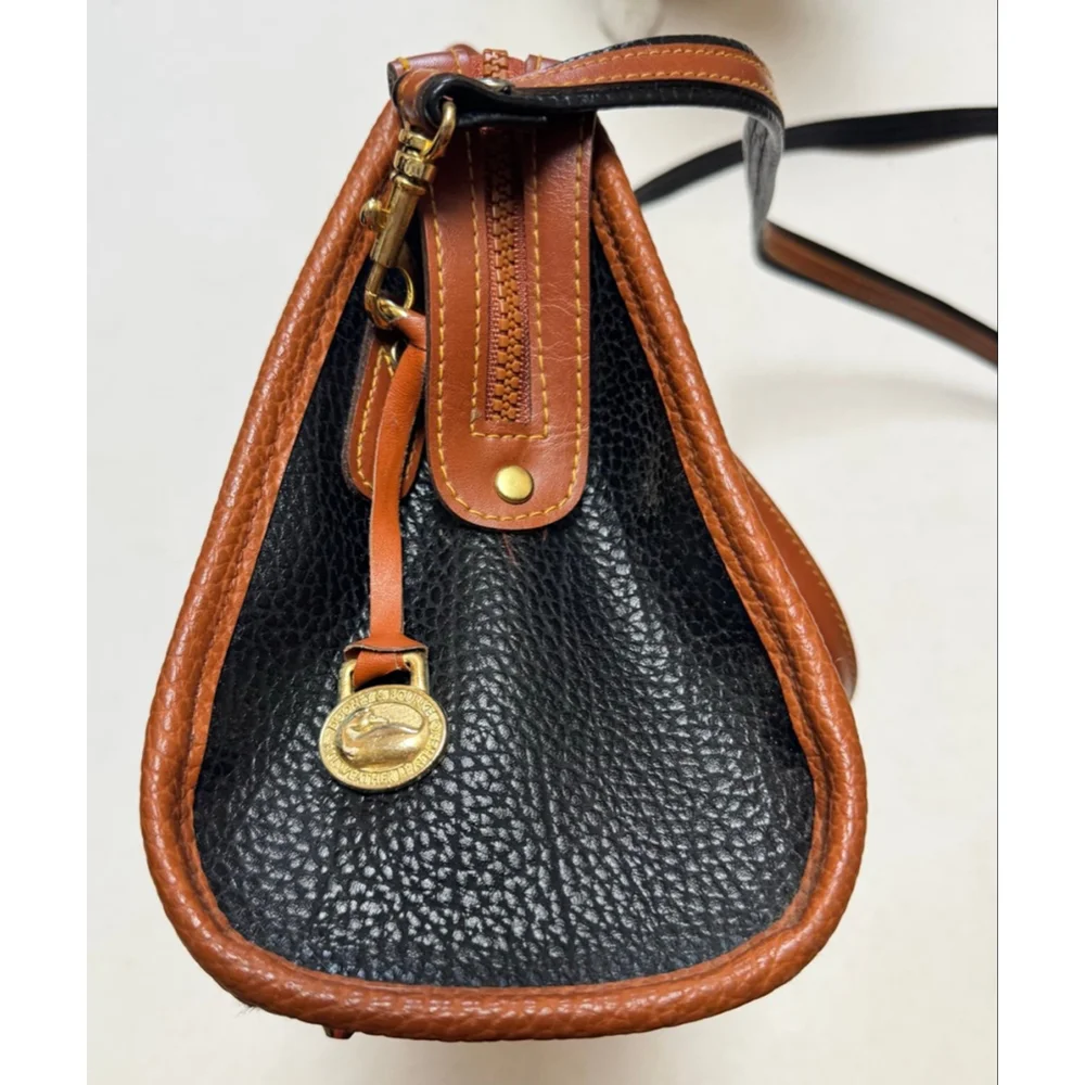 Vintage Dooney & Bourke Classic Boston Style All Weather pebble Leather Satchel